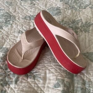 Crocs platform flip flops size w8 m6